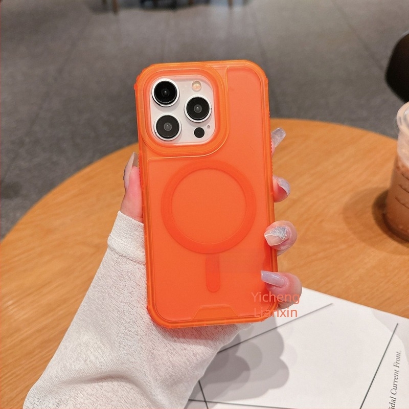 Bőrérzetű mágneses matt tok iPhone‑hoz — ütésálló védőtok