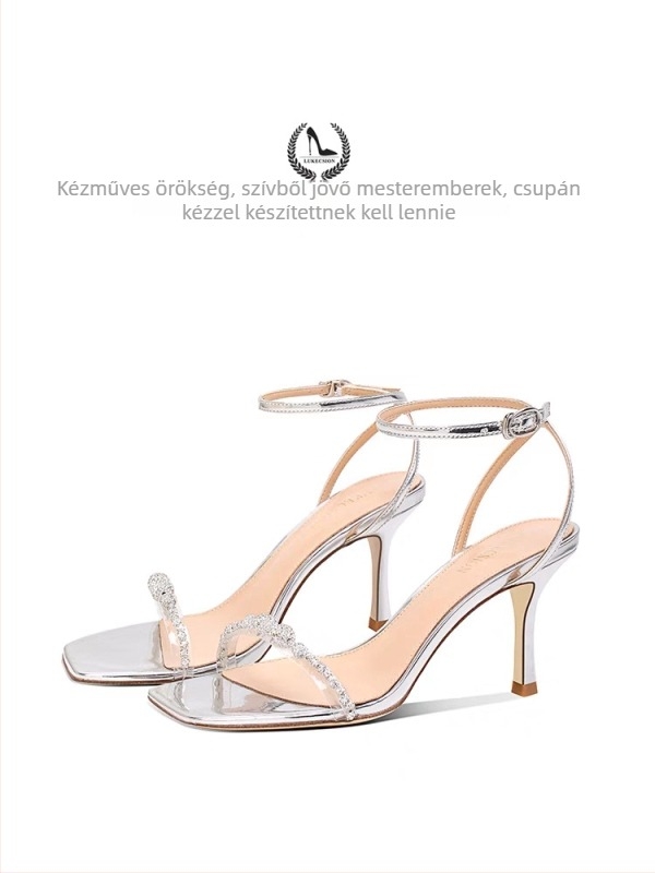 Nagy sarkú cipő négyszögletes orral, vékony sarok | sarokmagasság 6–8 cm; nyílás mélysége 7–11 cm; gumi talp