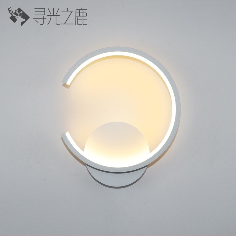Nordic stílusú LED-fali lámpa szarvasagancs motívummal, hálószoba és nappali számára, minimalistikus, modern dizájn