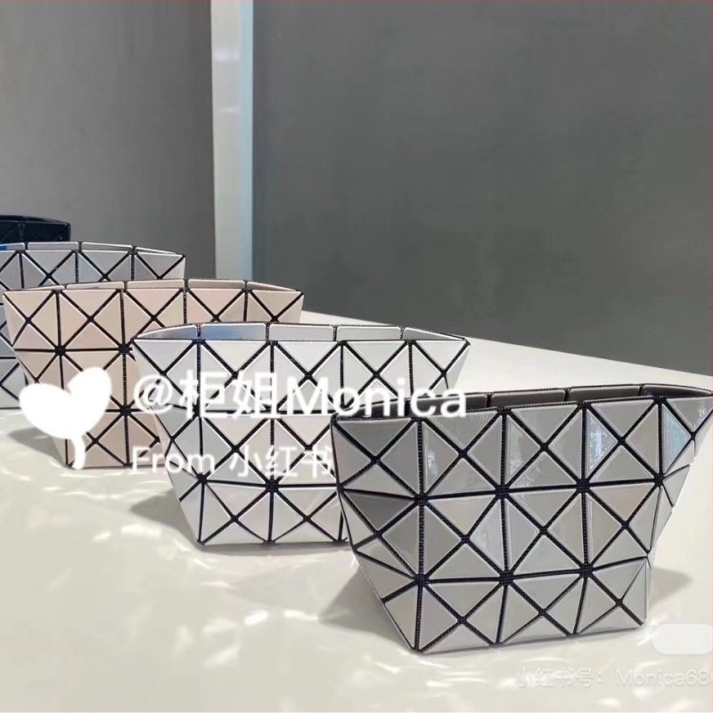 PVC sminkes táska kockás mintával, könnyű nylon bélés, uniszex street style (PVC, kockás minta, nylon bélés, könnyű, uniszex, 2023 tavasz)