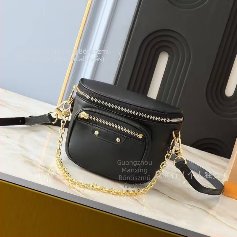 Fisk Mini Bumbag – Monogram mintás valódi bőr derék- és válltáska láncos pánttal, cipzár, vászon bélés, ID zseb, 3D külső, street fashion, 2025 tavasz