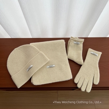 Négy darabos gyapjú sapka-sál kesztyű-zokni készlet nőknek (Anyag: gyapjú; Technika: jacquard; Mintázat: egyszínű; Szezon: tél)