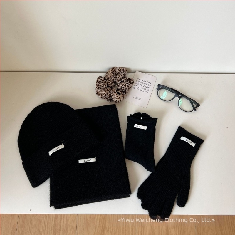 Négy darabos gyapjú sapka-sál kesztyű-zokni készlet nőknek (Anyag: gyapjú; Technika: jacquard; Mintázat: egyszínű; Szezon: tél)