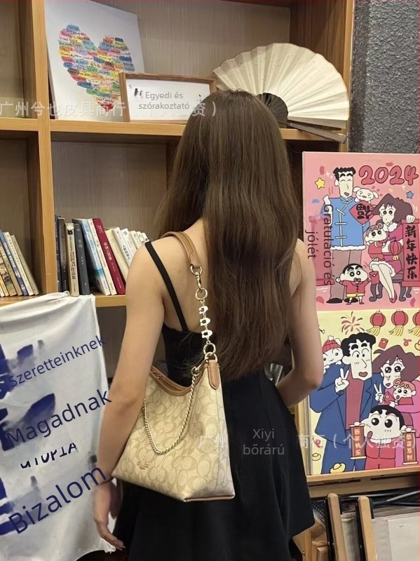 Koujia 2025 Laurela crossbody táska, nagy kapacitású, klasszikus virágmintás, valódi bőr, közepes méret