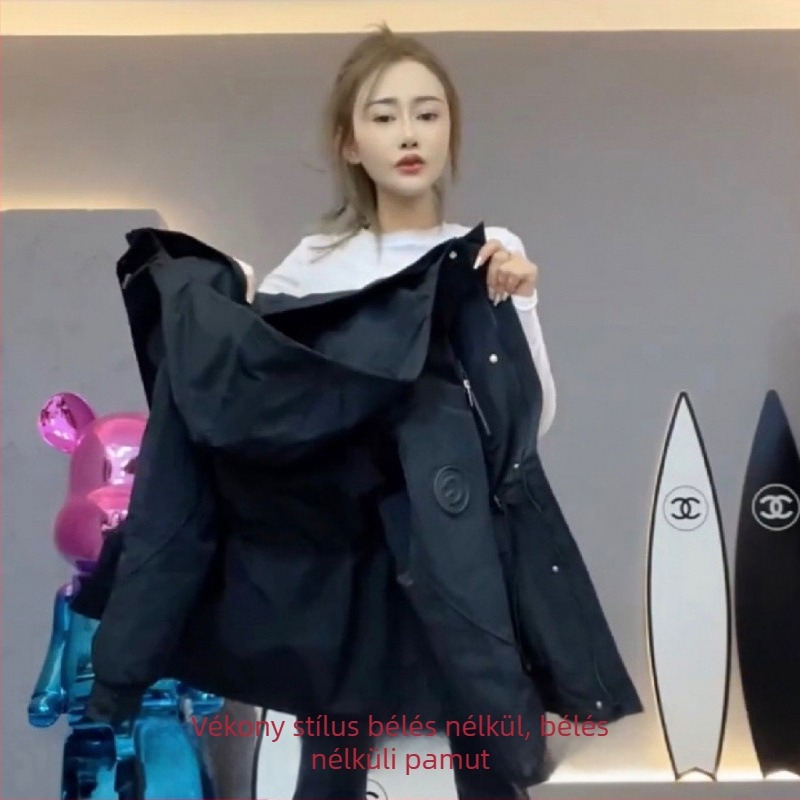 Női steppelt kapucnis windbreaker dzseki – deréktáji szűkítés, középhosszú, pamutanyag, zsebek, gombok