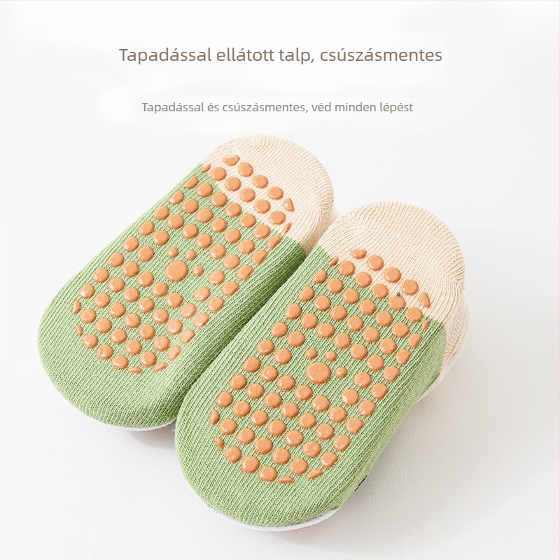 Gyerekek beltéri csúszásmentes zoknik, 80% pamut, rajzfilmszerű minta, tavasz-nyár-ősz