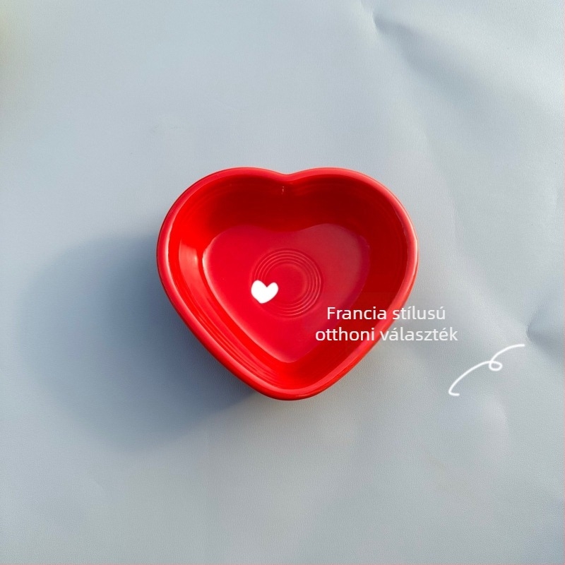 Szív alakú kerámia ételtál macskáknak és kistestű kutyáknak