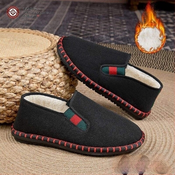 Téli vászoncipő gyapjú-béléssel, kerek orr, műszálas plüss felsőrész, habgumi talp, alacsony sarok, csúszásmentes