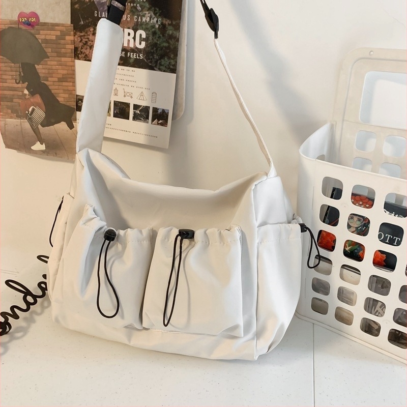 Férfi crossbody táska – városi egyszerű stílus, nylon anyag, bővíthető dizájn, poliészter bélés, szabadidős utazásokhoz