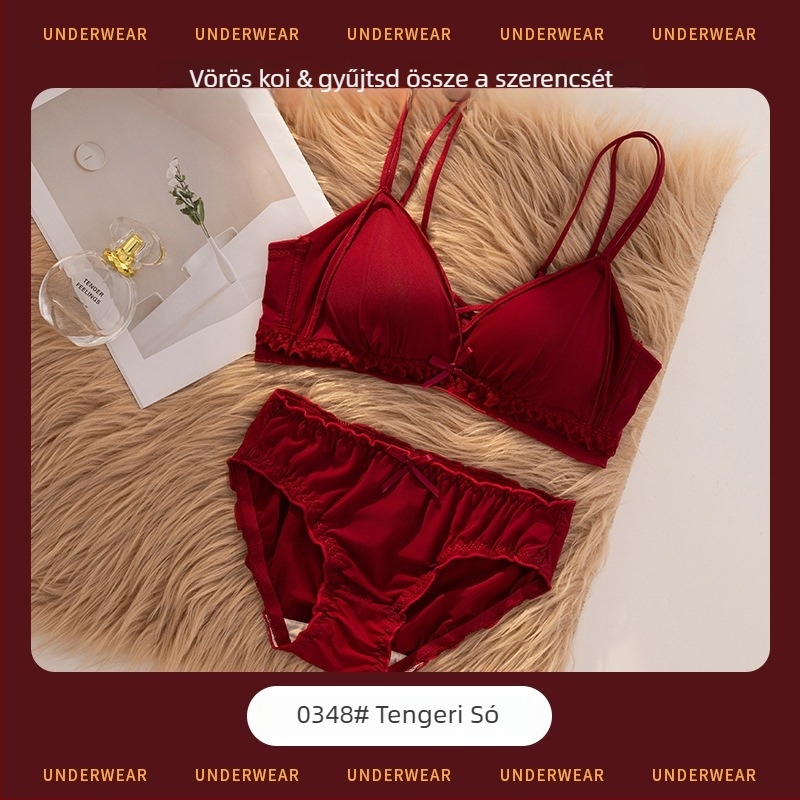 Női melltartó szett 3/4-es kosárral, formázott kosár vékony felső, vastag alsó, csipkés nylon anyag, fix dupla vállpántok, hátul három soros zár, vezeték nélküli, légies, kényelmes