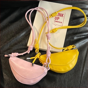 Dumpling-formájú PU crossbody táska, cipzáras nyitás, poliészter bélés, 2025 tavaszi kiadás, street fashion