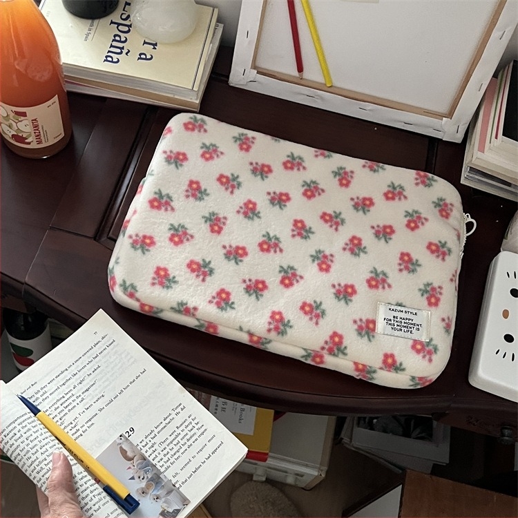 iPad liner táska virágos mintával — ultra könnyű, ütésálló, plüss anyag, belső poliészter bélés