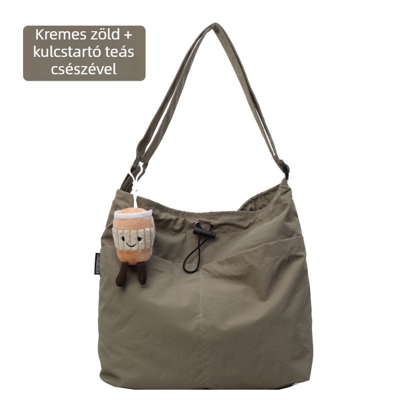 Városi tote táska | Anyag: nylon; Belső bélés: poliészter; Zárás: húzózsinór; Belső telefontartó zseb; Forma: négyszögletes