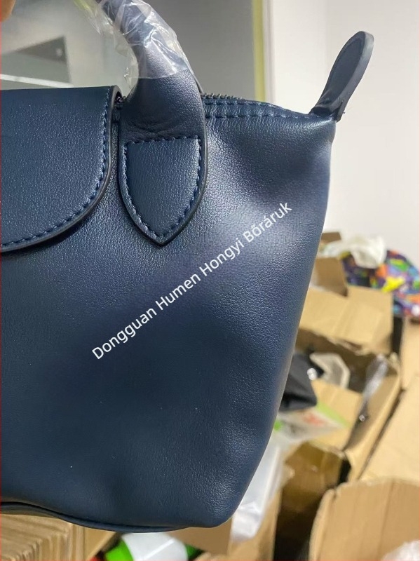 Francia stílusú mini dumpling táska valódi borjúbőrből, könnyű crossbody, strapabíró a mindennapi használatra
