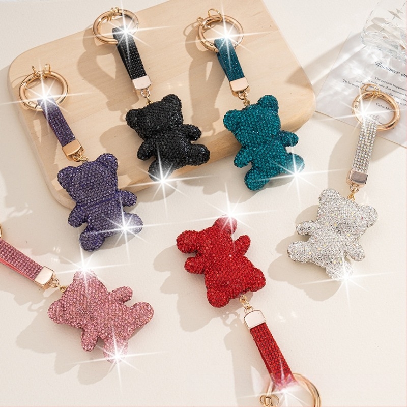 Csillogó ülő maci kulcstartó – aranyos autós kulcstartó, kulcskarikás, koreai stílus