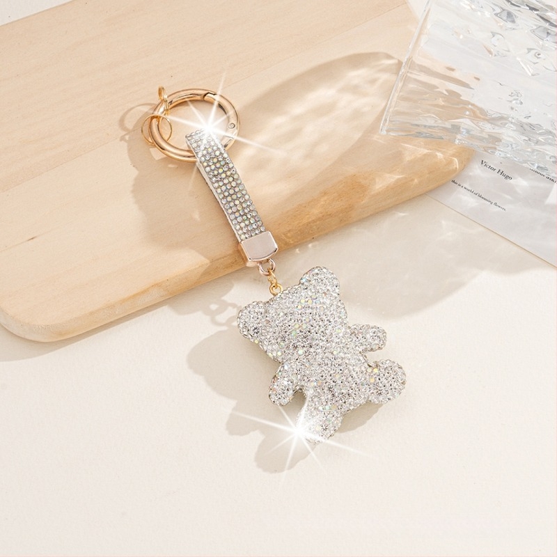 Csillogó ülő maci kulcstartó – aranyos autós kulcstartó, kulcskarikás, koreai stílus