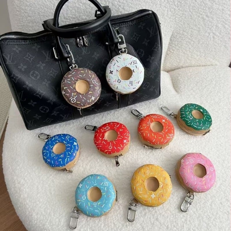 Donut minta táska charm természetes bőrrel – gravírozott, természetes stílus, 2025 ősz