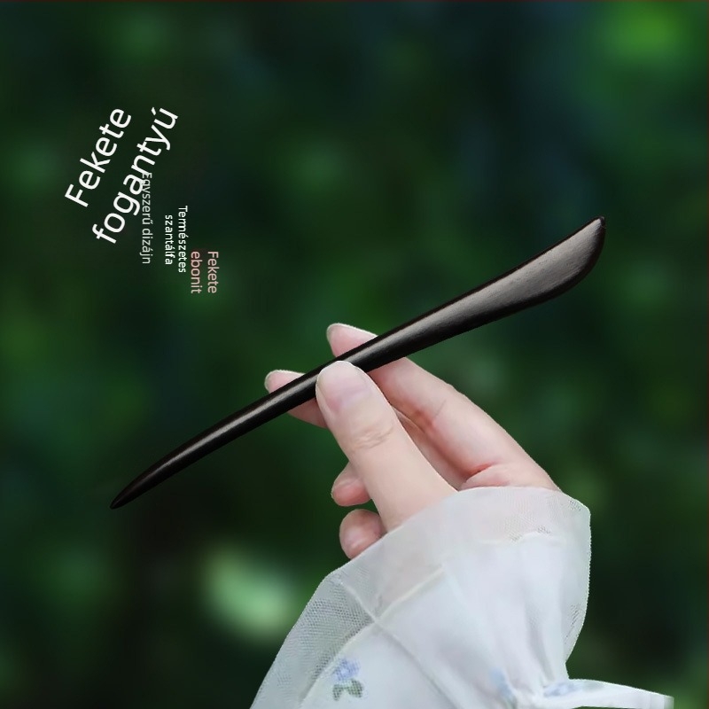 Hajtű fa gravírozott kínai stílusú szilvavirág motívummal (Anyag: Fa; Stílus: Kínai; Feldolgozás: Gravírozás; Forma: Virágok)