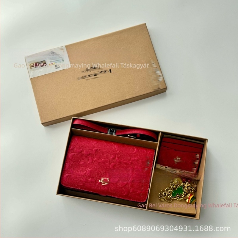 Női crossbody táska - horizontális négyzet alakú forma, PU anyag, kapcsos zárás, belső cipzáras zseb, egy vállpánt