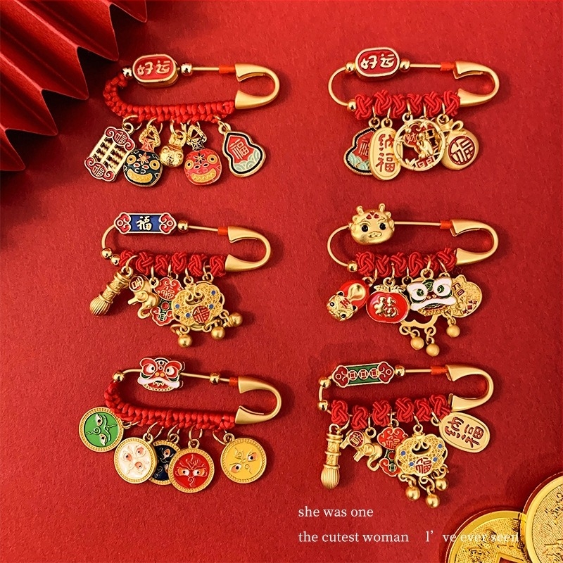 Baba és gyerekeknek szóló bross-kitűző - biztonsági kiegészítő, uniszex, sárkányév, kevert anyagok, 2023 tél