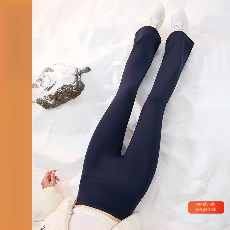 Kisméretű Bootcut nadrág szélesedő sziluettel, vastag fleece béléssel, magas rugalmassággal