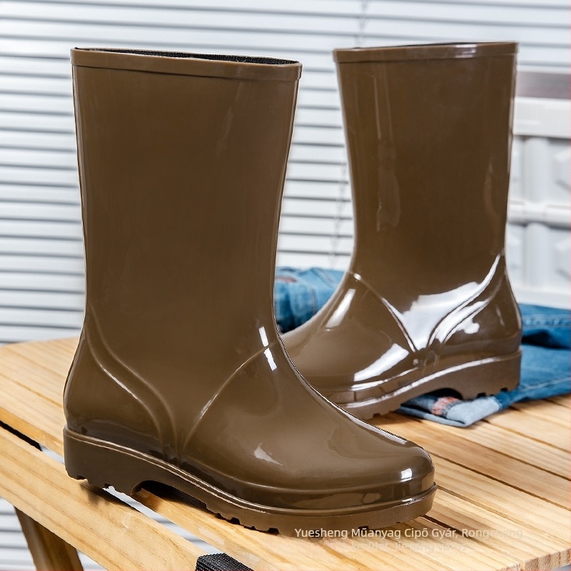 Női esőcsizma, középmagas, PVC felső rész, alacsony sarkú 1–3 cm, minden évszakra