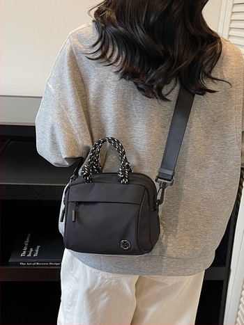 Tojás alakú crossbody táska, vászon, cipzár, poliészter bélés, dokumentumzseb, egyetlen vállpánt