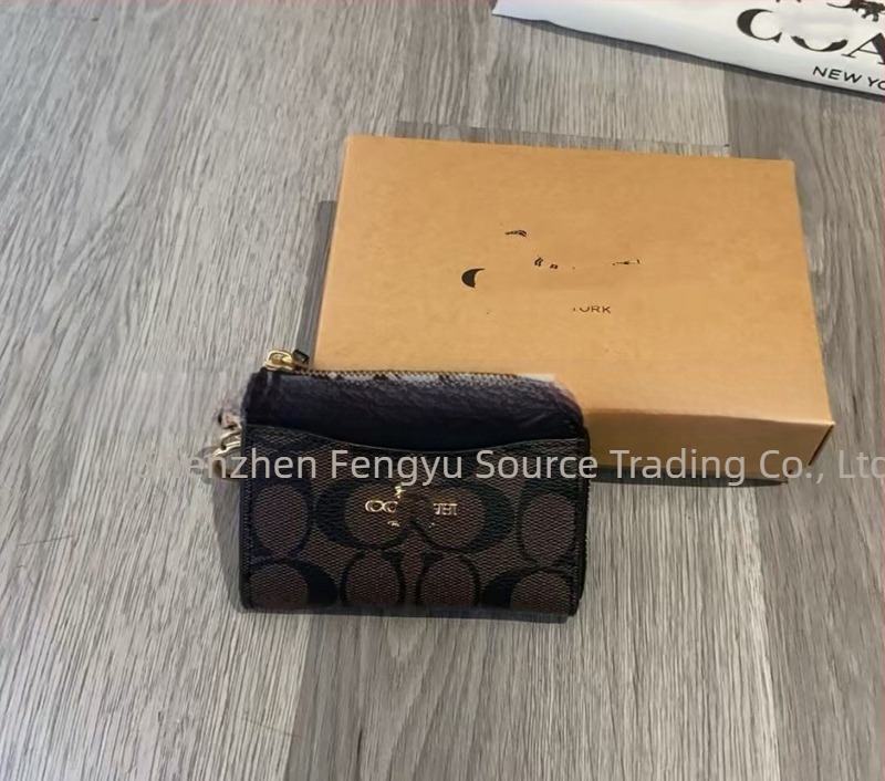 Valódi bőr kártyatartó, 1–hajtásos kialakítás, tehénsplit bőr, poliészter bélés, 2023 tavasz