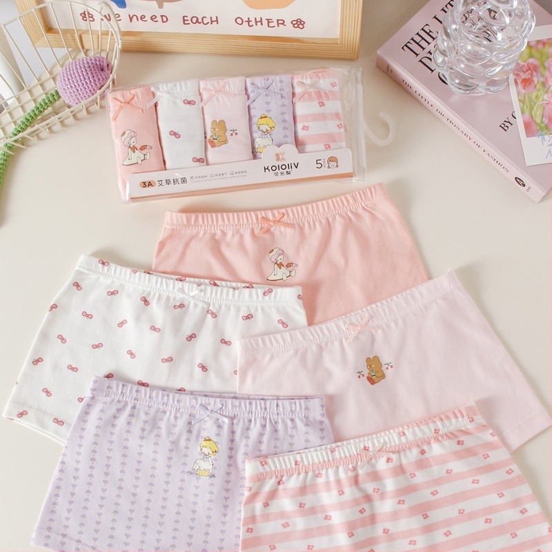 Lányok pamut boxernadrág, középmagas derekú, 95% pamut, mesefigurás nyomtatás, 5 darabos csomag, 3–8 éveseknek.