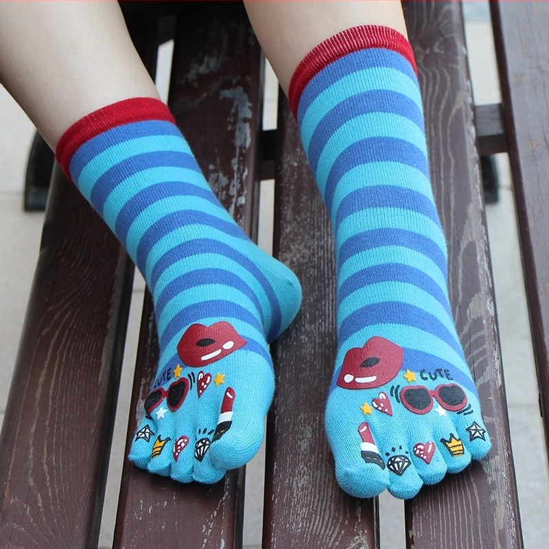 Női ötujjú zokni, 100% pamut, izzadságfelszívás, súrlódás elleni védelem, középmagas hossz, egész éves viselet