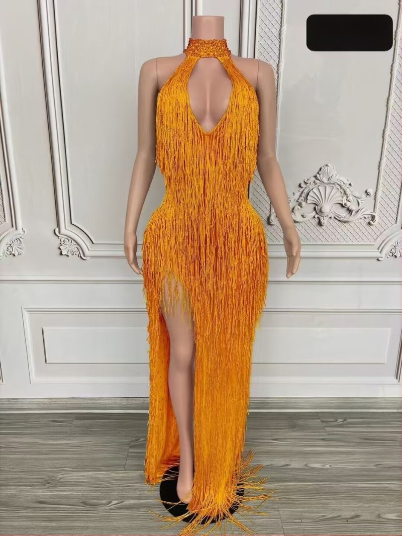 Hosszú halter nyakú bojtos ruha színpadi előadáshoz, női, kecskebőr–spandex keverék (90–95% kecskebőr)