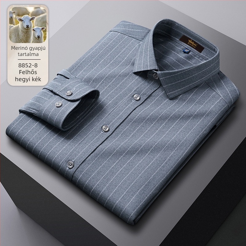 Gyapjú anyagú ing, csíkos mintával, hegyes gallérral, hosszú ujjú, bő szabás.