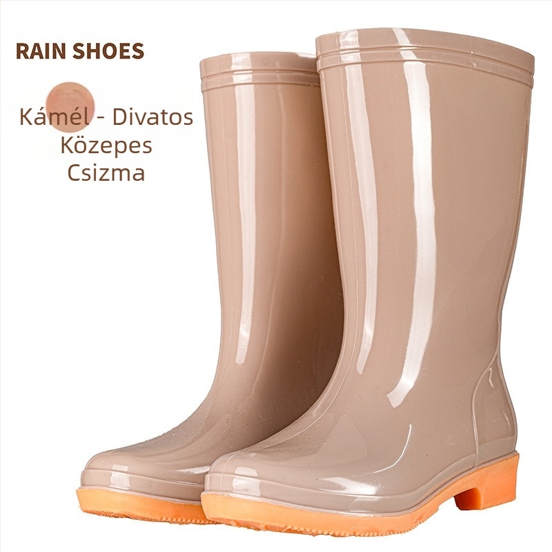 Női esőcsizma PVC felsőrésszel, középmagas szár, vízálló és csúszásmentes talppal, pamut bélésű.