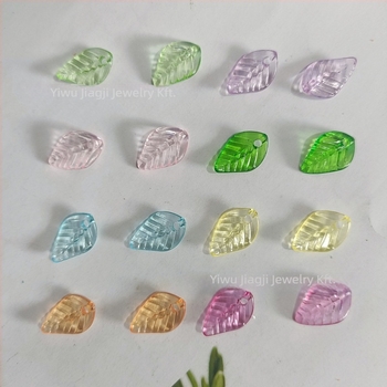 Kiegészítők - Akril levélmintás dinnyegyöngyök, festett felülettel