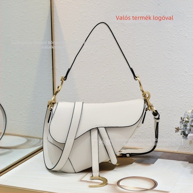 Saddle bag valódi bőrből, hímzett dizájn, húzózáras csattal záródó, belső laminált cipzár