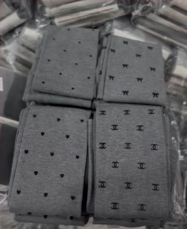 Nylon harisnya hullám mintás, magas rugalmasság, közepes vastagság