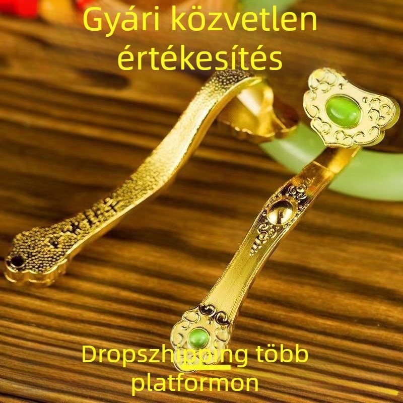 Arany színű szerencsefigura új otthonba – kínai stílusú fémdísz, ajándék