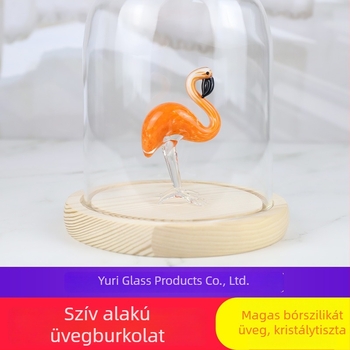 Megőrzött virág üvegkupola alatt, mini táj építőelemes figurákkal, szív alakú üveggolyó