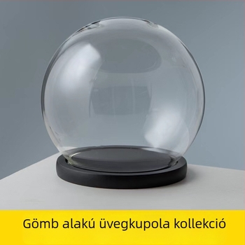 Gömb alakú üvegkupola megőrzött virágokhoz, mini tájjal – asztali dekoráció
