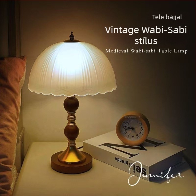Masszív tömörfa éjjelilámpa matt üveg árnyékolóval, luxus hálószobai dekoráció, retro stílus