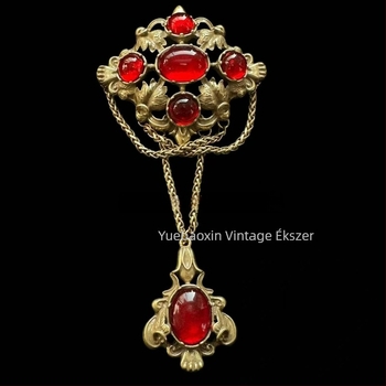 Vintage rubin köves brooch lánccal és medállal, európai–amerikai stílus, antik sárgaréz felület, elegáns és impozáns