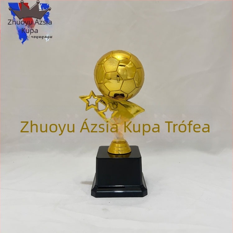 Arany labda kreatív trófea futballhoz, kosárlabdához és tollaslabdához — műanyag trófea sportligák számára