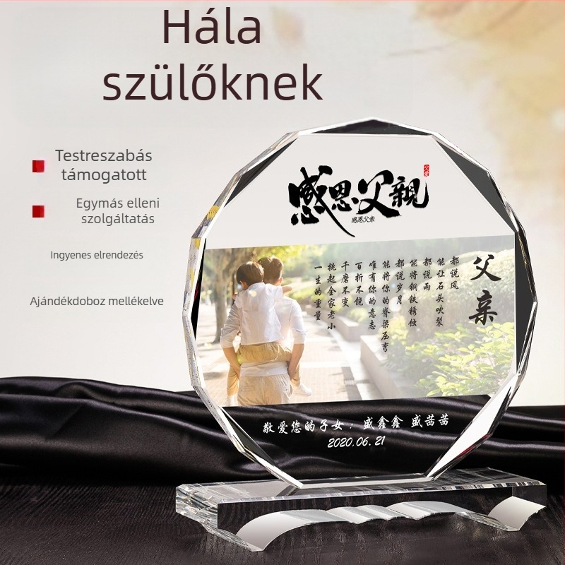 Oktoágos kristálytrófea gravírozott éremmel – nyugdíjba vonuló kiváló munkatárs megünneplésére
