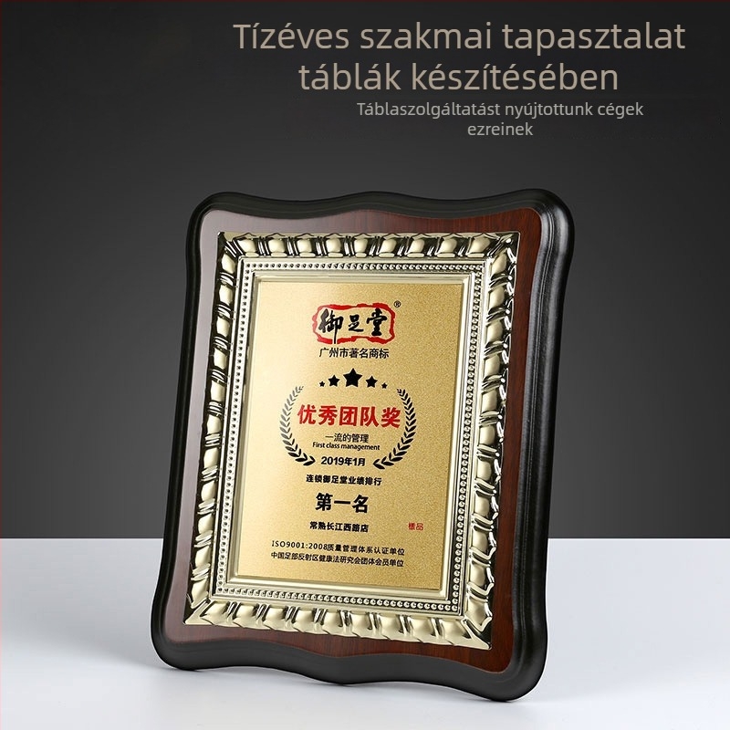 Személyre szabott fém-relief tanúsítvány érem, fa plakett kamforfa mintázattal