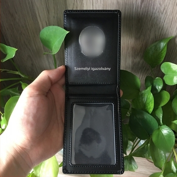 Bőr munkaigazolvány- és badge-tok, testreszabható, modern minimalist stílus, méret 7,5 × 10,5 cm