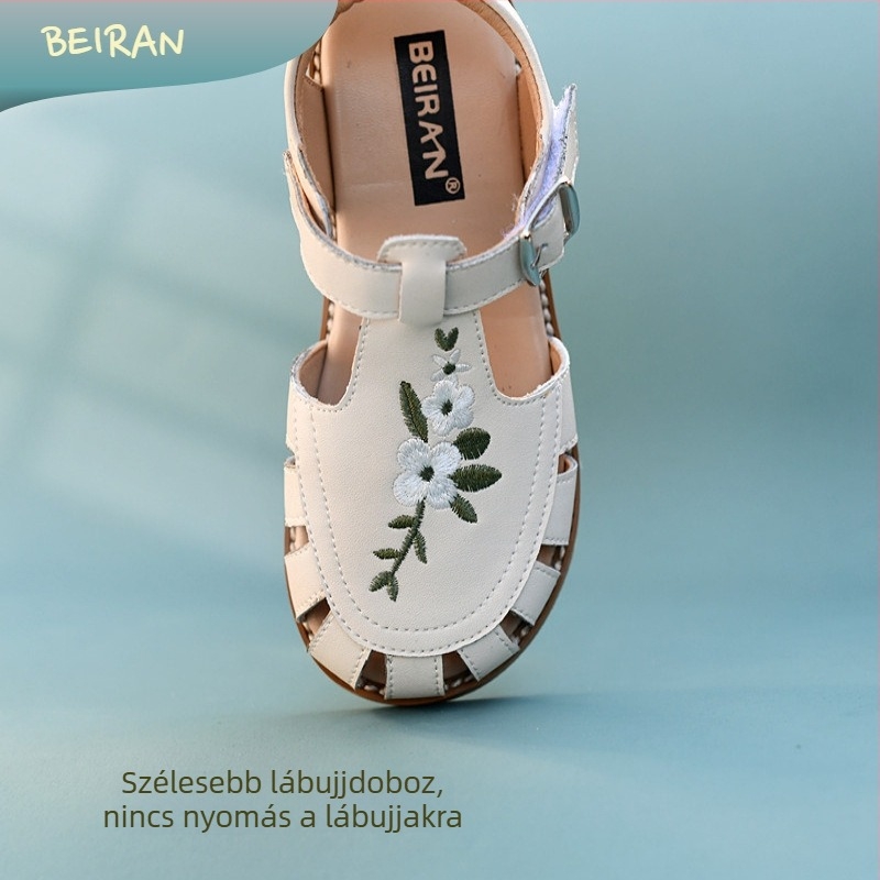 Lányoknak szánt hímzett szandál zárt orral, nyári puha talpú bőrszandál retro hercegnő-stílusban