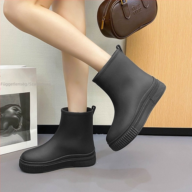 Női esőcsizma vádlit körül érő, fleece béléssel, meleg, vízálló, csúszásmentes, vastag talppal, kényelmes és tartós