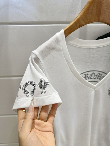 Női pamut V-nyakú rövidujjú póló sanskrit kereszt nyomattal, szűk szabás, nyár 2025