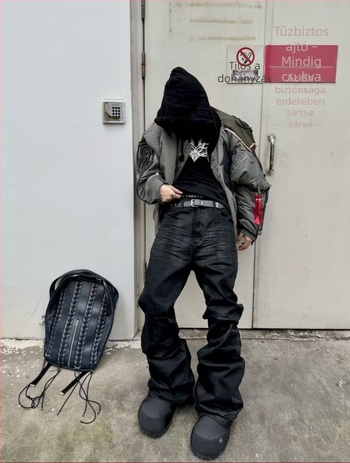2025RO Kézzel waxolt fekete gumírozott bevonatú slim Bootcut férfi farmernadrág, hosszú a padlóig, rétegzett szegéllyel