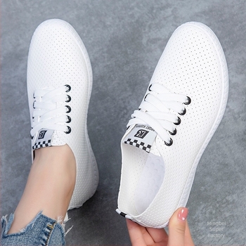 Fehér női tornacipő, 2025 nyár, légáteresztő, sokoldalú, casual sportcipő puha talppal, slip-on fazonú